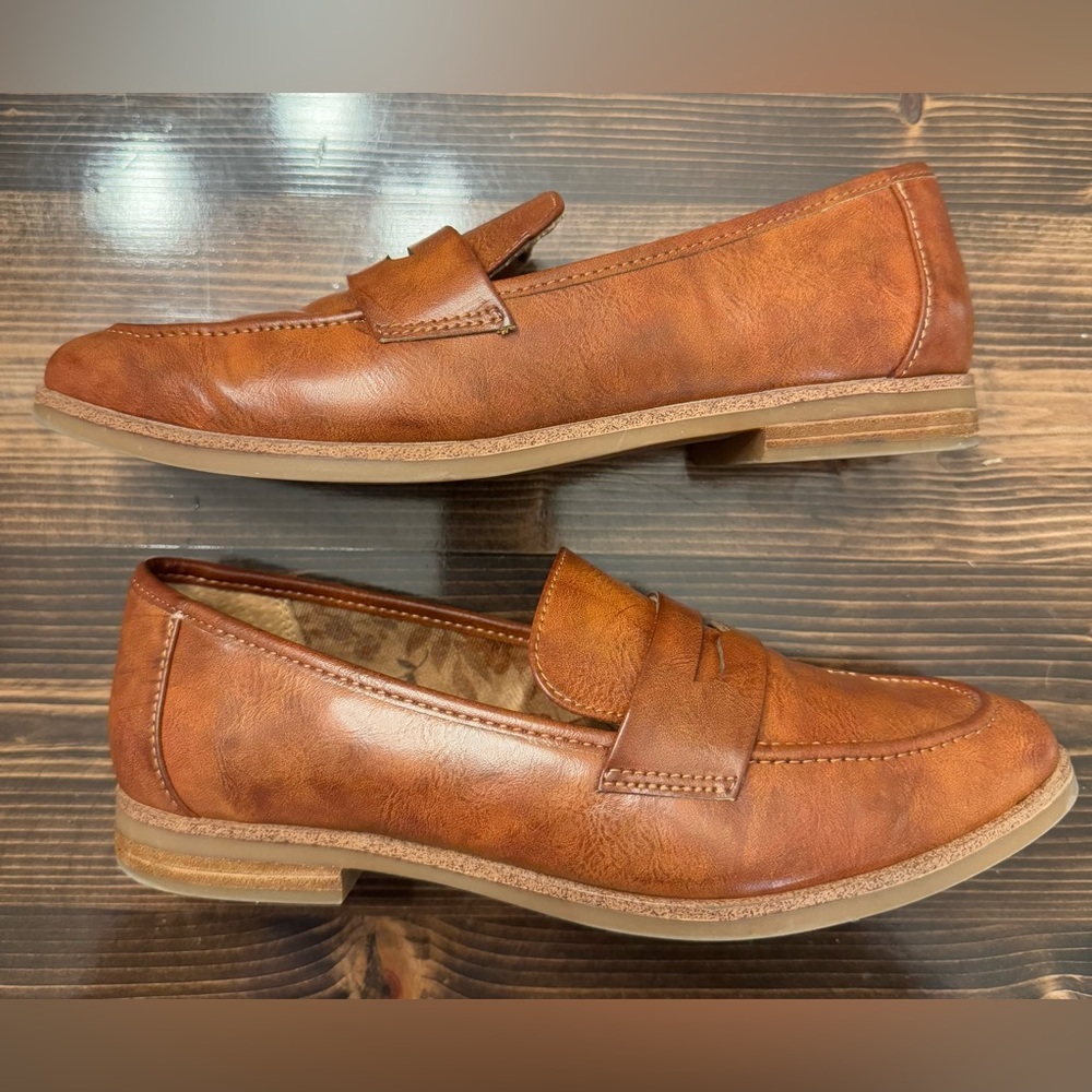 b.o.c. Women’s‎ Tan Leather Penny Loafers Size 9 EUC